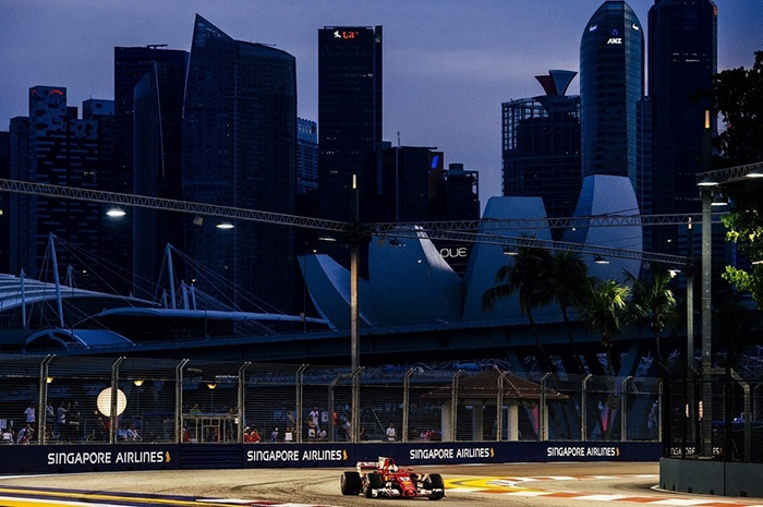 F1新加坡站排位赛 维特尔夺杆位 法拉利撕下伪装